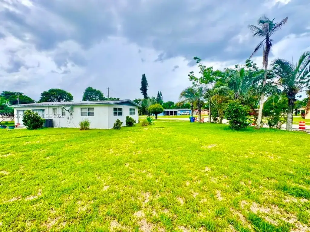 1201 NW 51st Ave, Lauderhill FL 33313 photo 4