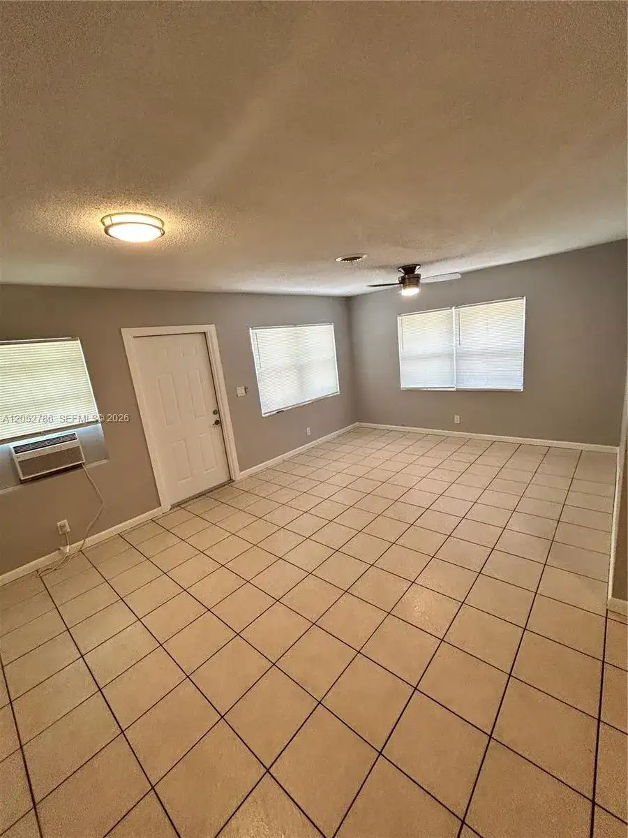 1508 NW 8th Ave # 1, Fort Lauderdale FL 33311 photo 3