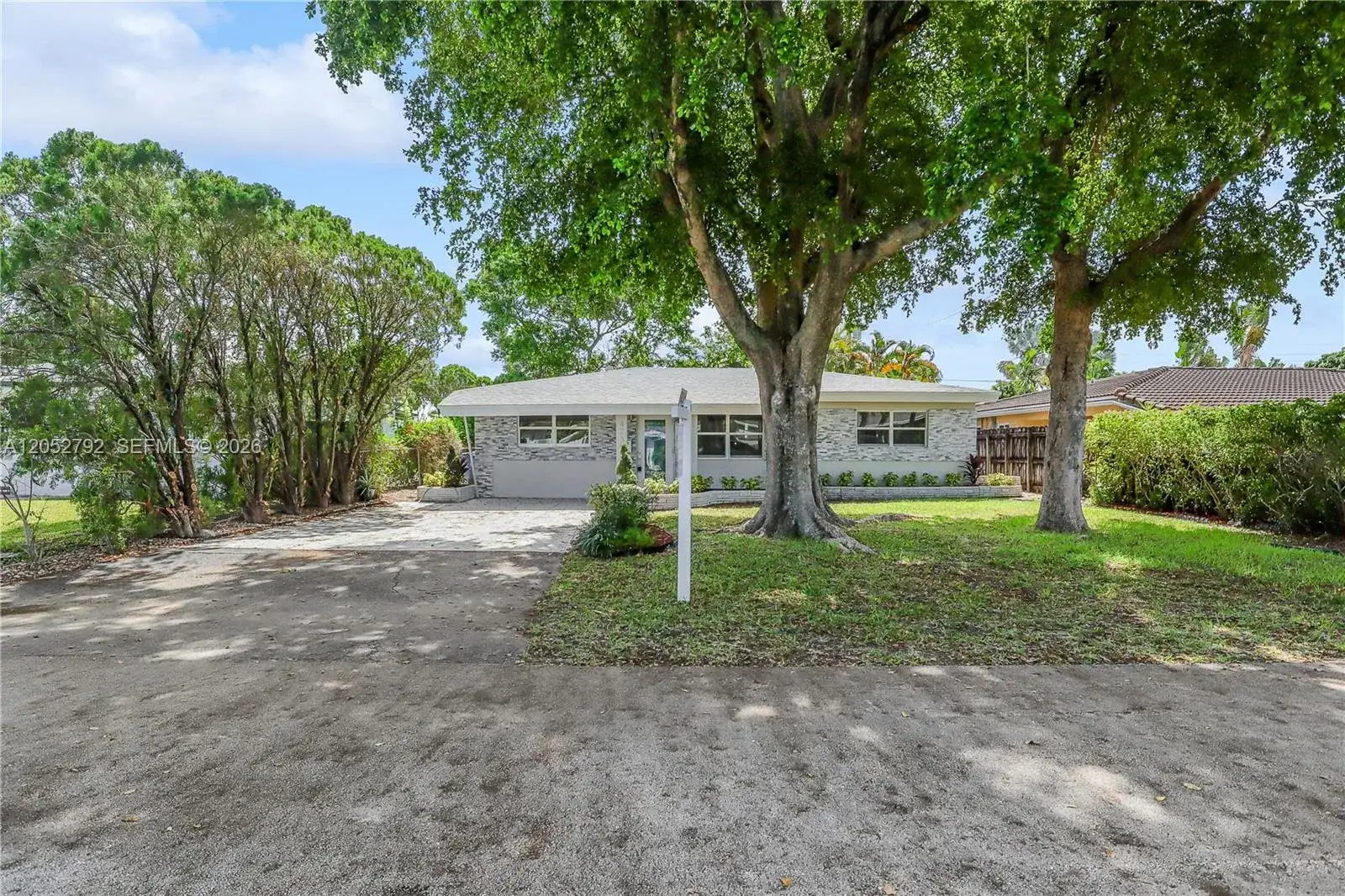 4730 NE 2nd Ave, Oakland Park FL 33334 photo 2