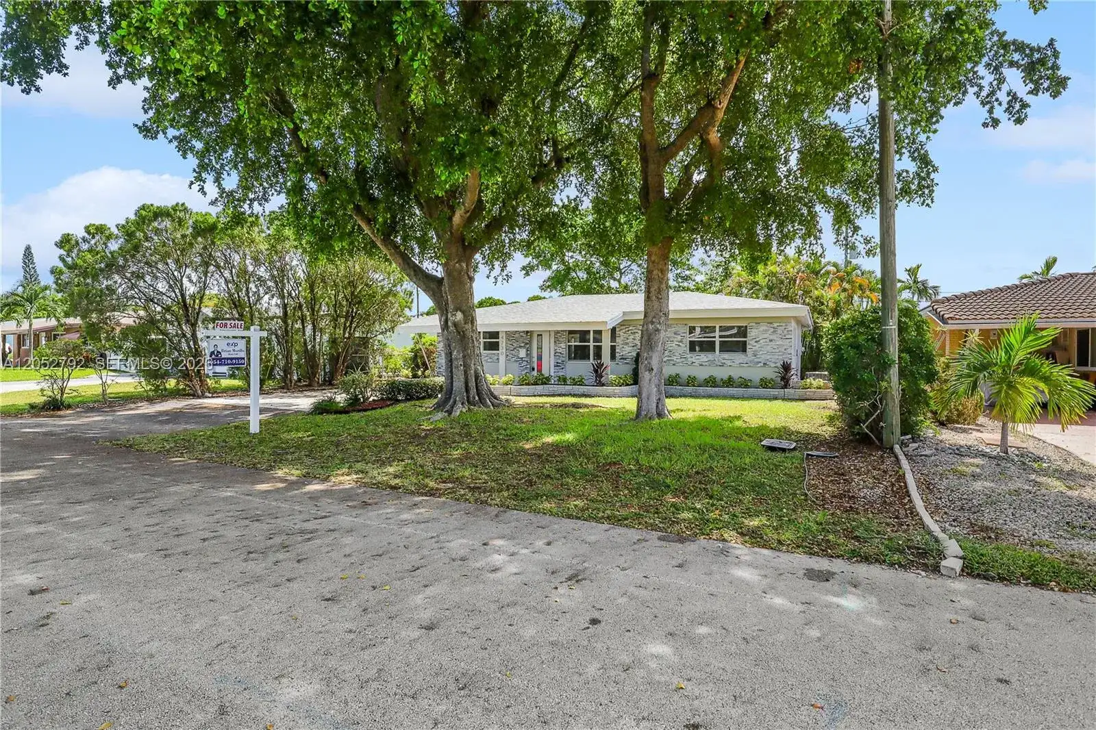 4730 NE 2nd Ave, Oakland Park FL 33334 photo 4