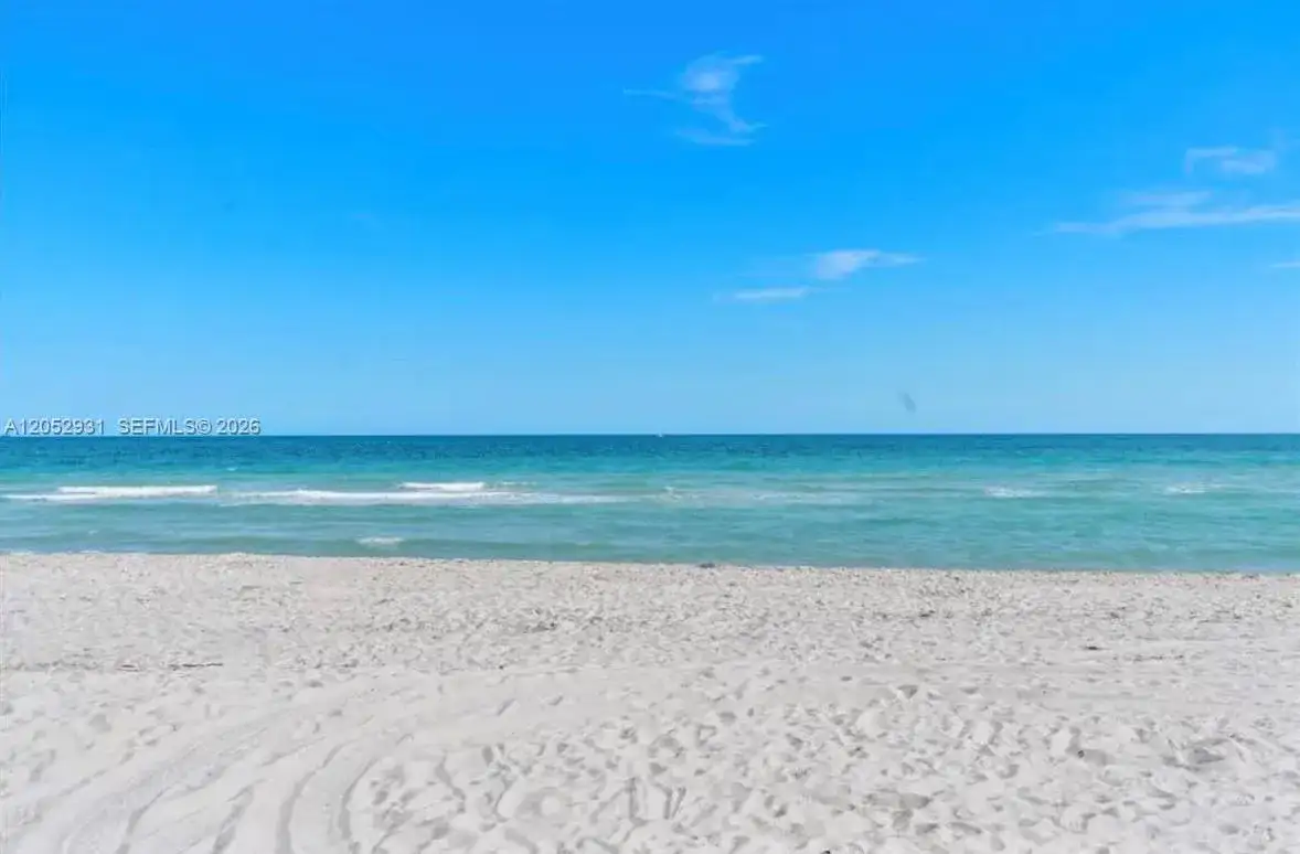 333 Palm St, Hollywood FL 33019 photo 3