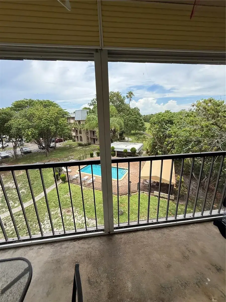 5961 N Falls Cir Dr # 408, Lauderhill FL 33319 photo 2
