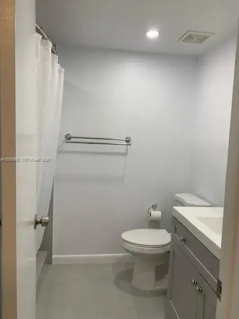 1035  west 77  th st # 304, Hialeah FL 33014 photo 4