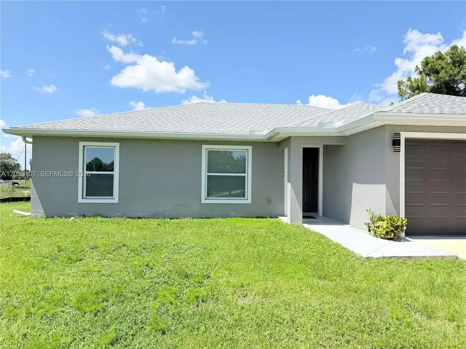700 Connecticut, Lehigh Acres FL 33936 photo 2