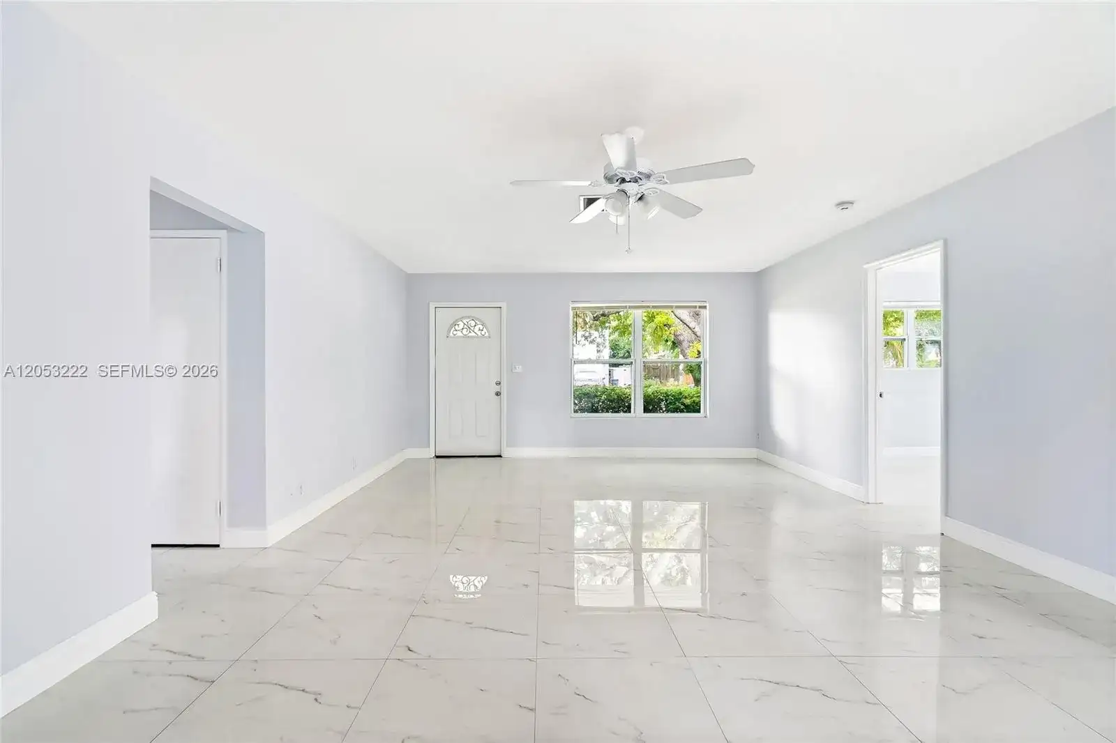 1427 Crest Dr, Lake Worth FL 33461 photo 3