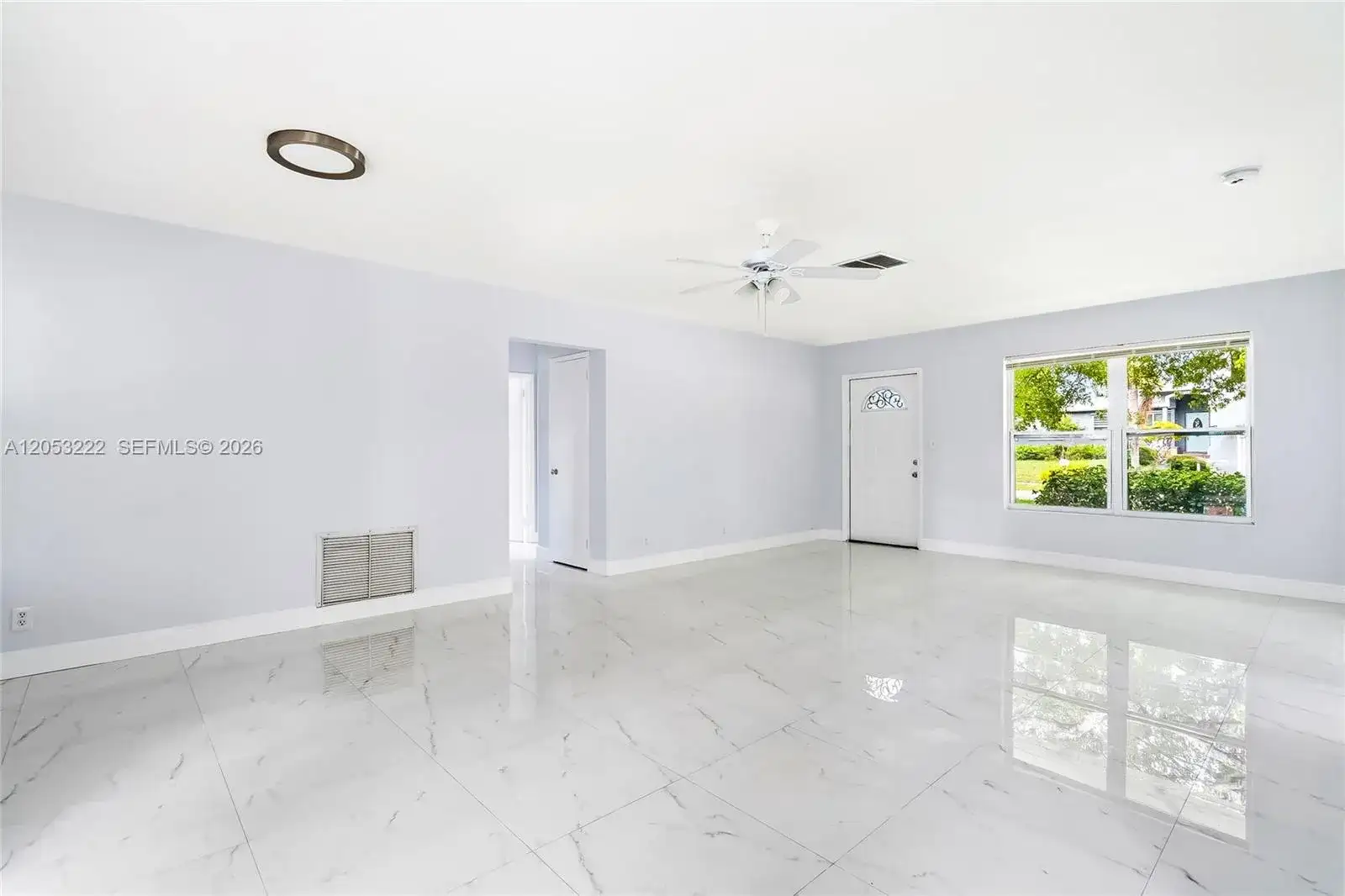 1427 Crest Dr, Lake Worth FL 33461 photo 4