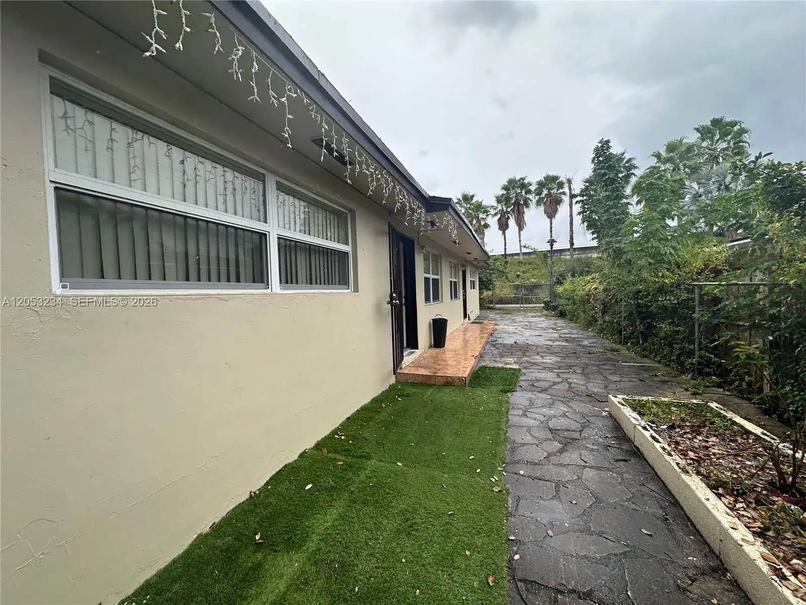 280 NW 39th St, Miami FL 33127 photo 2