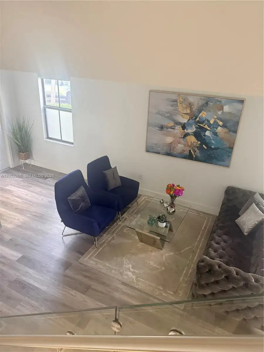 10057 NW 88th Ter, Doral FL 33178 photo 4