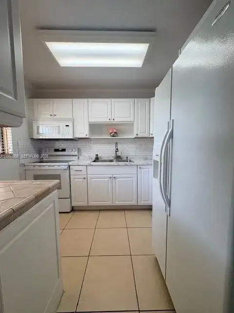 220 W Park Dr # 3, Miami FL 33172 photo 2