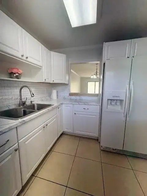 220 W Park Dr # 3, Miami FL 33172 photo 3