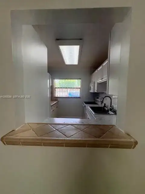 220 W Park Dr # 3, Miami FL 33172 photo 5