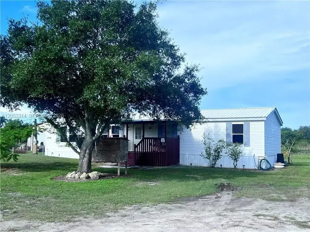 3704 Dustin, La Belle FL 33935 photo 2