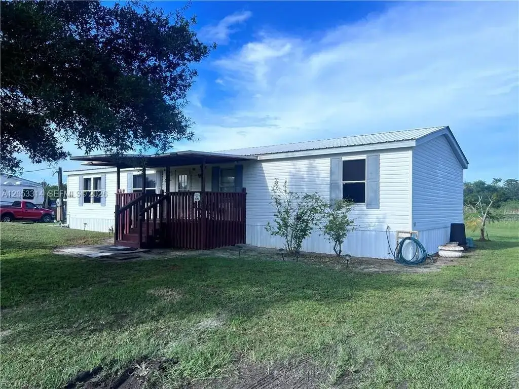3704 Dustin, La Belle FL 33935 photo 3