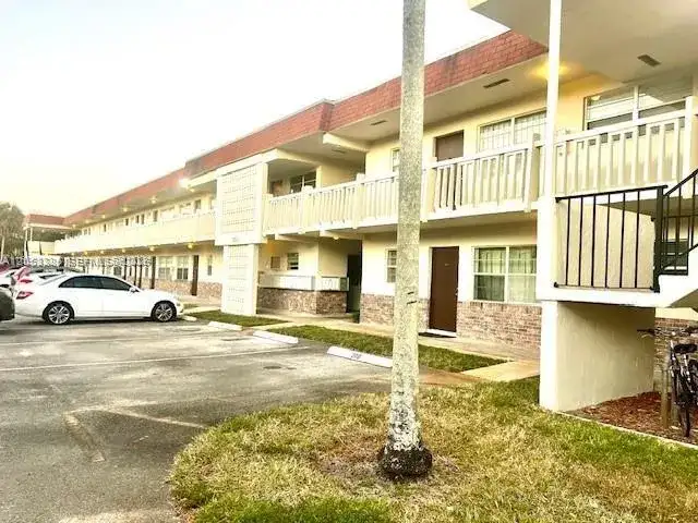 4165 SW 67th Ave # 206B, Davie FL 33314 photo 2