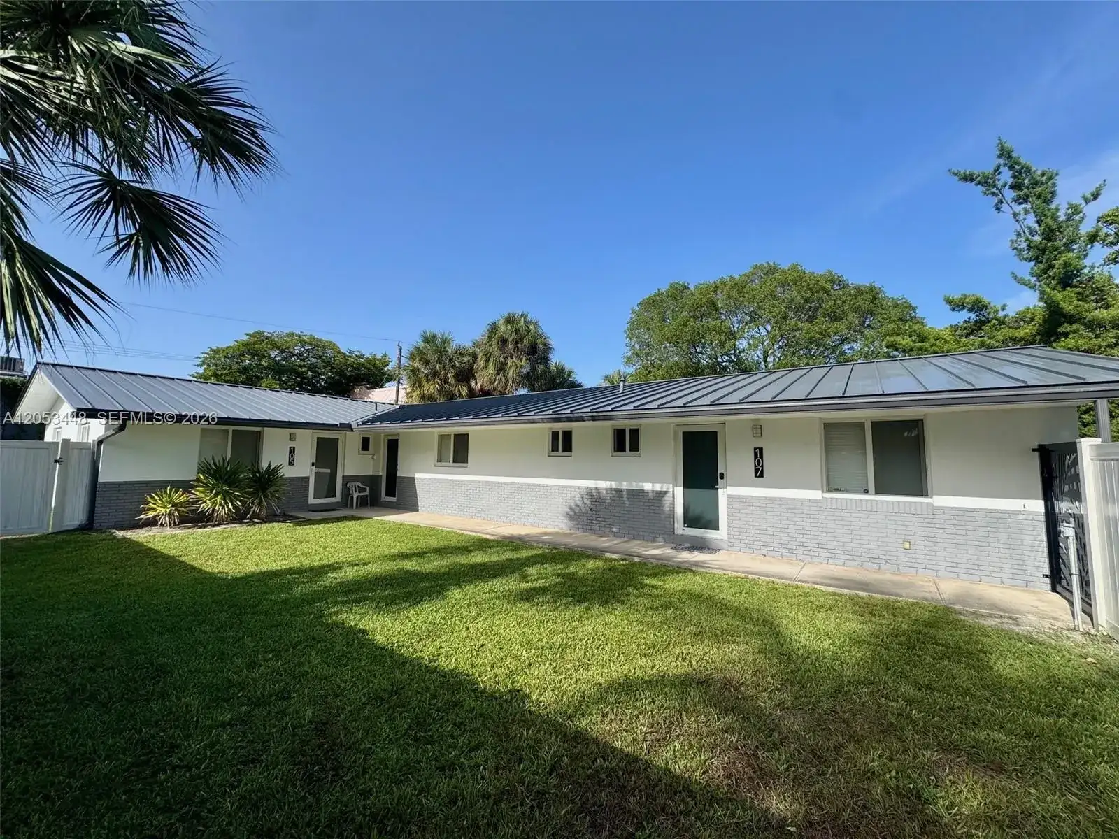 105-107 NE 30th Ct, Wilton Manors FL 33334 photo 2
