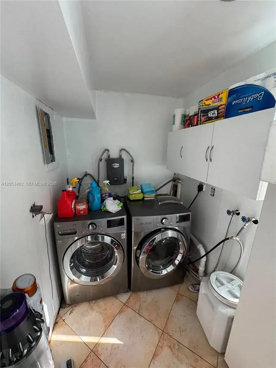 1941 NW 33rd St, Oakland Park FL 33309 photo 3