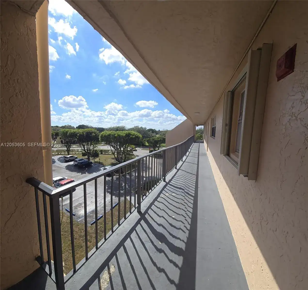 13707 Kendale Lakes Cir, Miami FL 33183 photo 2