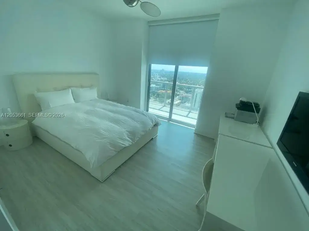 79 SW 12th St, Miami FL 33130 photo 5