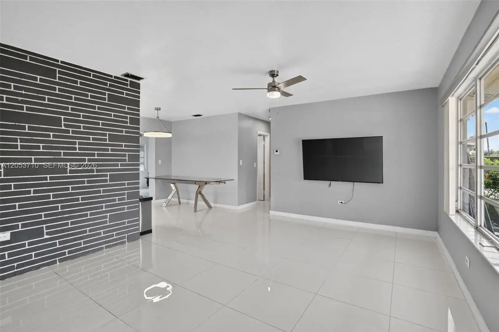 2331 Flamingo Dr, Miramar FL 33023 photo 4
