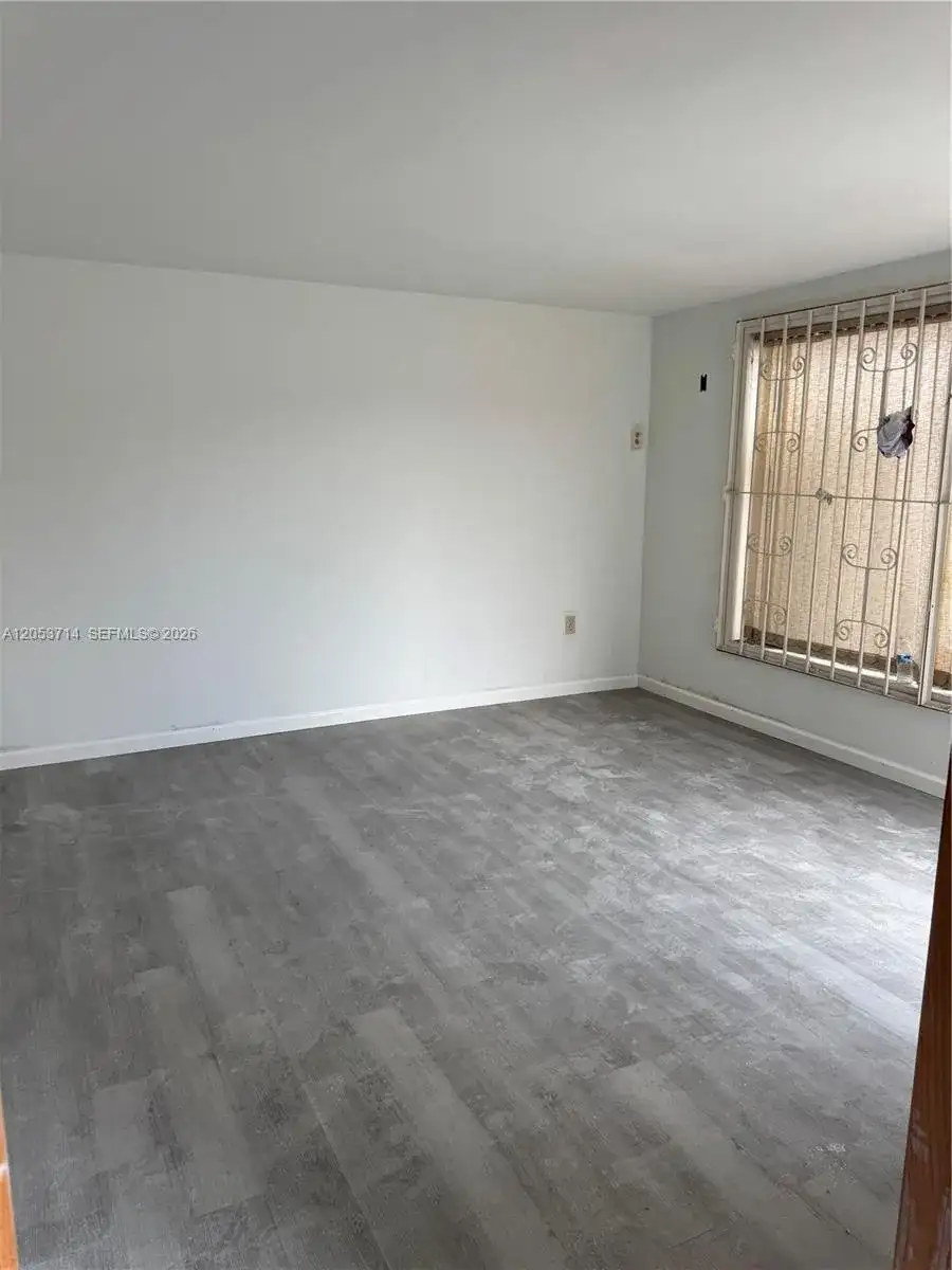 1671 W 38th Pl # 1406, Hialeah FL 33012 photo 4