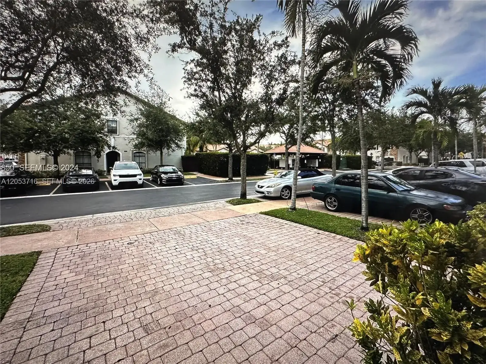 10328 NW 31st Ter, Doral FL 33172 photo 2