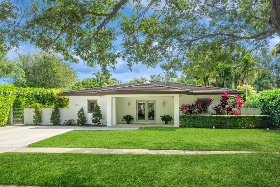8215 SW 63rd Pl, Miami FL 33143 photo 2