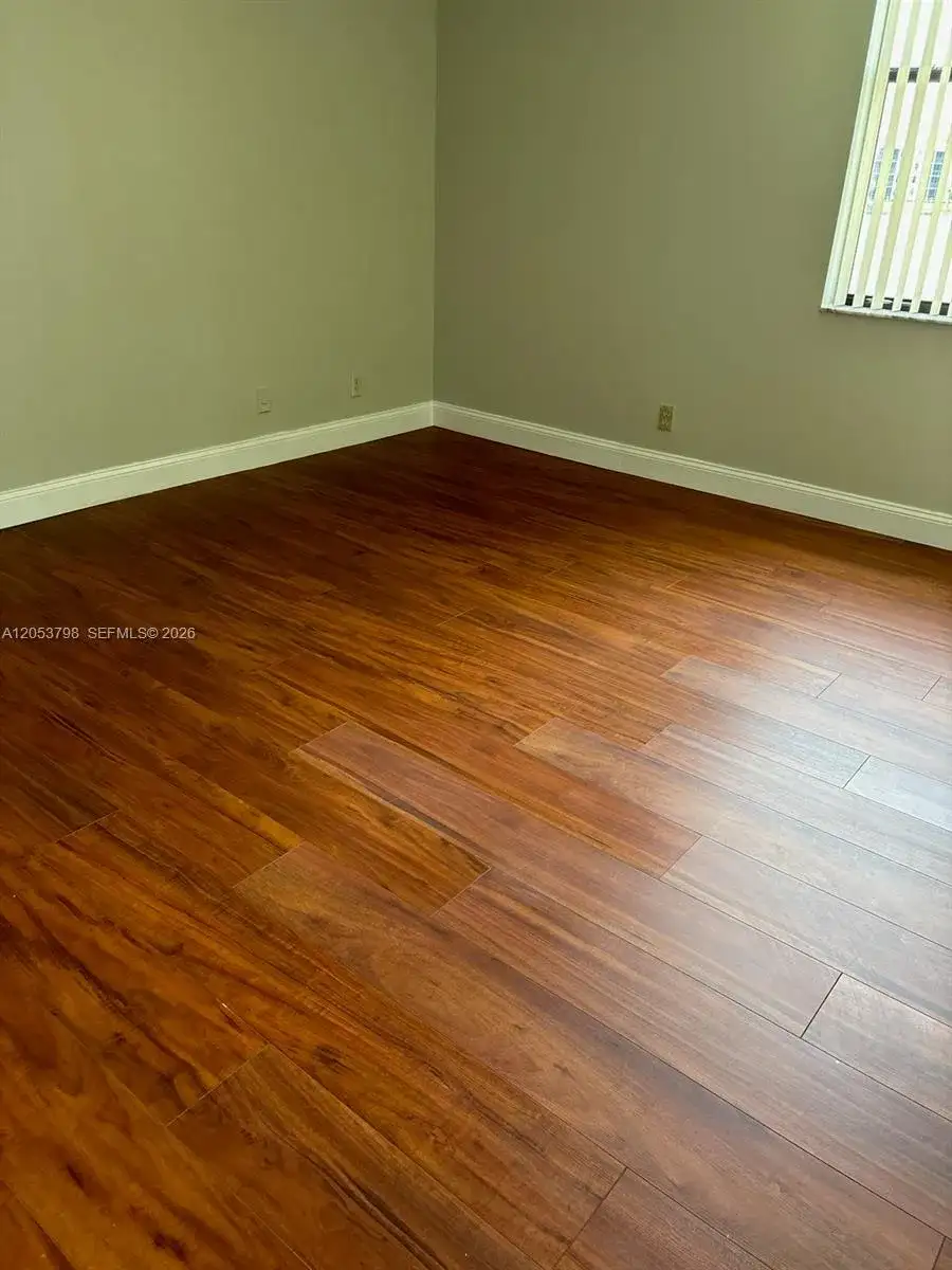 112 Lake Emerald Dr # 207, Oakland Park FL 33309 photo 4