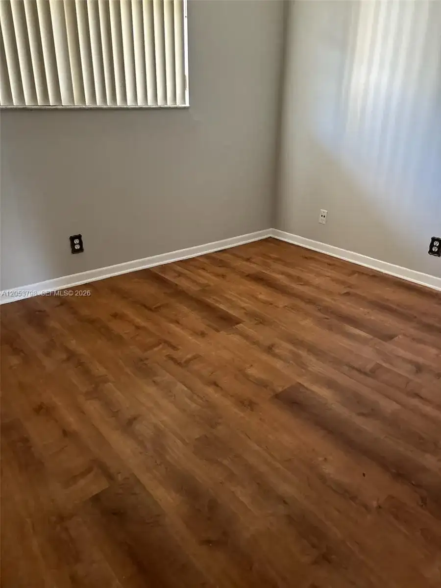 112 Lake Emerald Dr # 207, Oakland Park FL 33309 photo 5