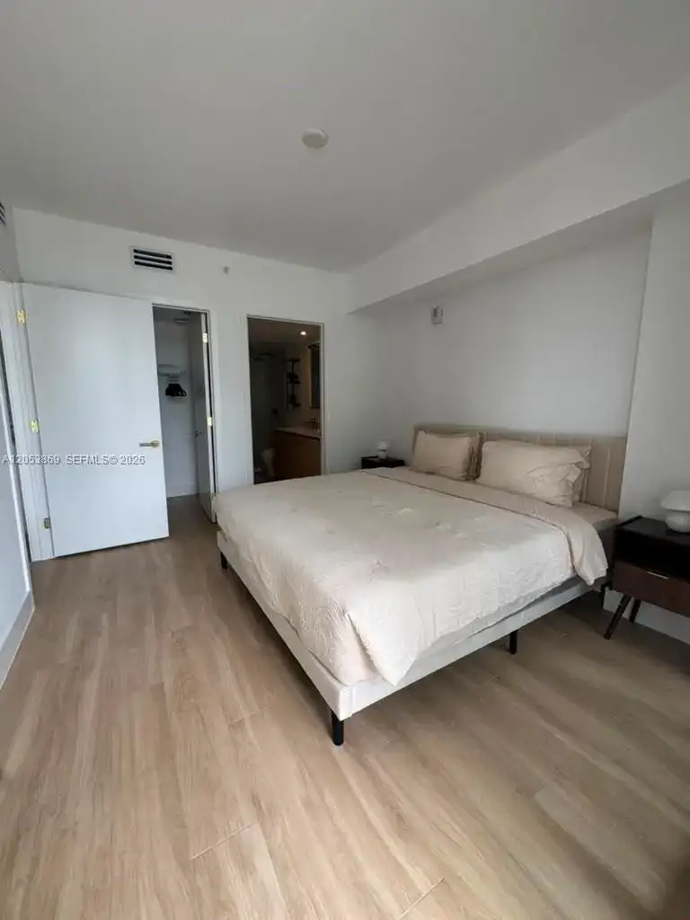 90 NE 32nd St # 811, Miami FL 33137 photo 4