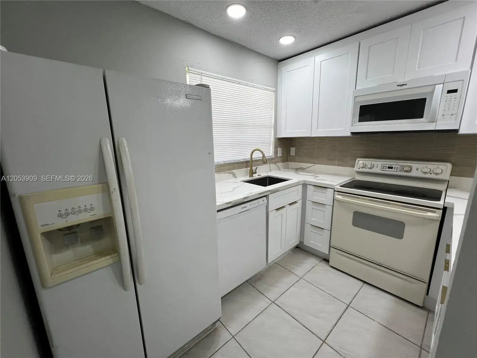 809 NE 214th Ln # 2, Miami FL 33179 photo 2