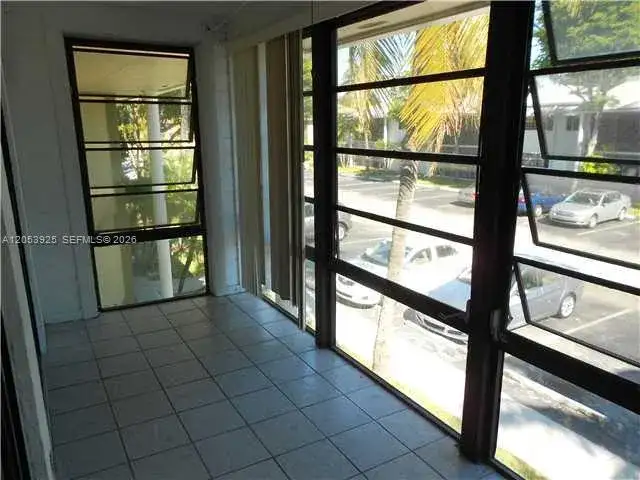 829 NE 199th St # 204, Miami FL 33179 photo 4