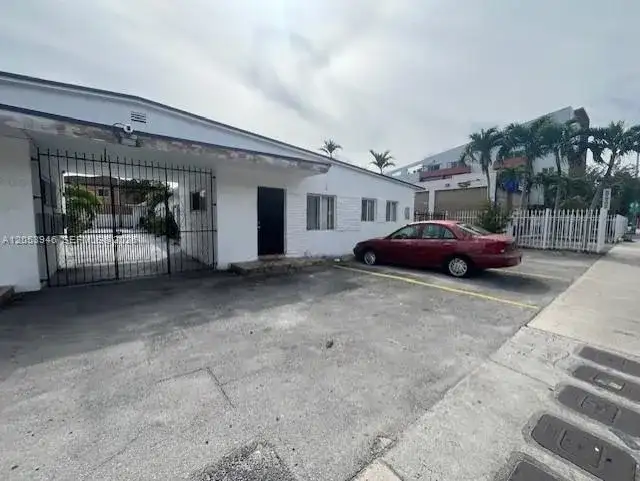 2900 W Flagler St # 11, Miami FL 33135 photo 3