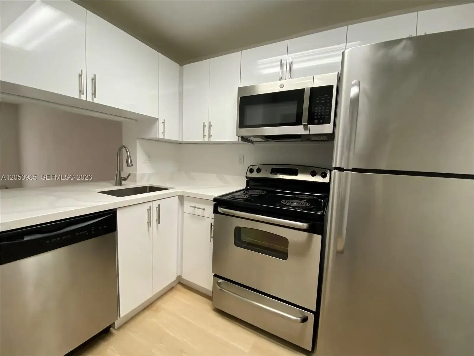 9350 Fontainebleau Blvd # 609, Miami FL 33172 photo 5