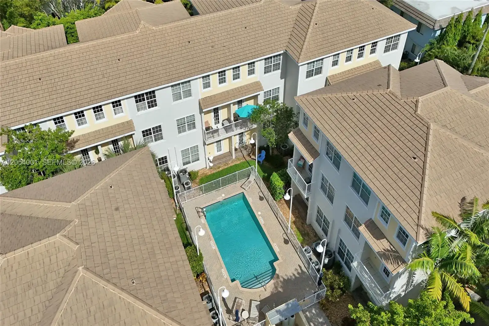 2726 Old Florida Trail, Wilton Manors FL 33334 photo 2