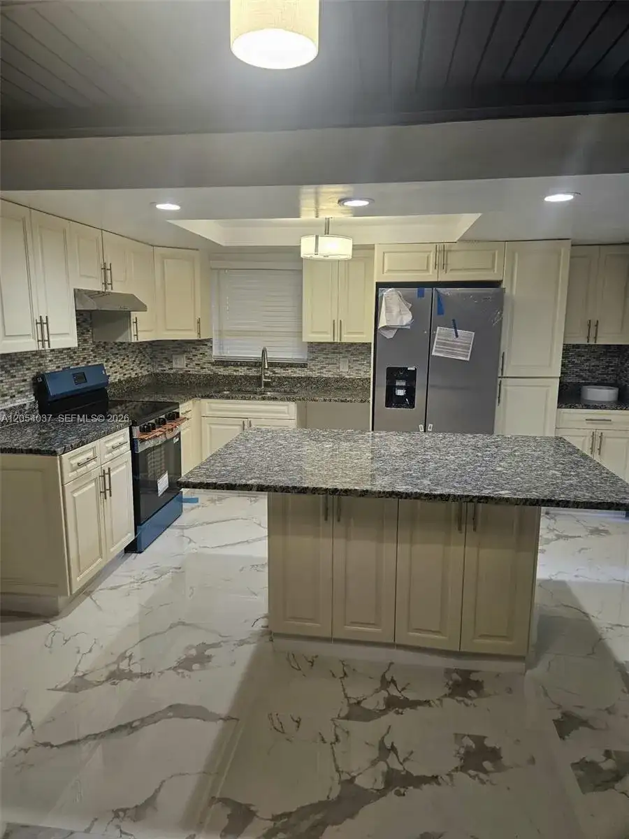 2950 Kirk Rd # 2950, Lake Worth FL 33461 photo 2
