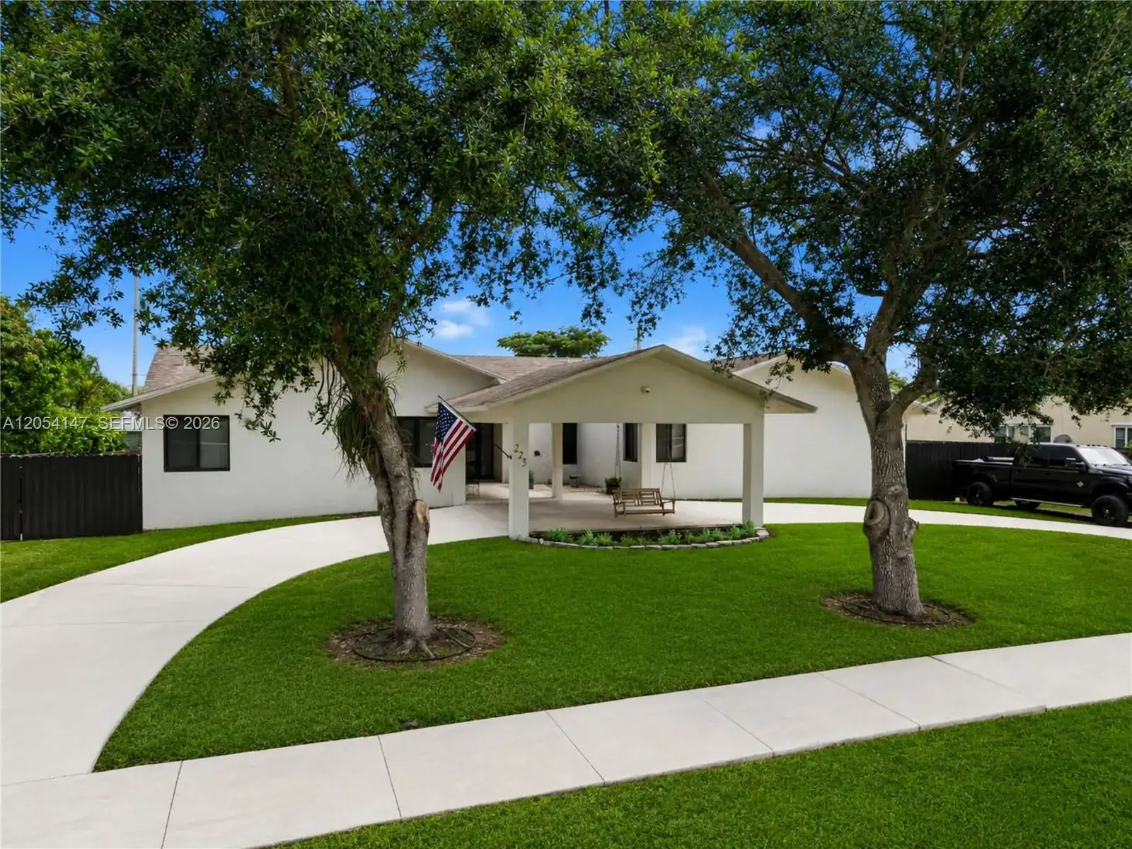 225 NW 21st St, Homestead FL 33030 photo 2