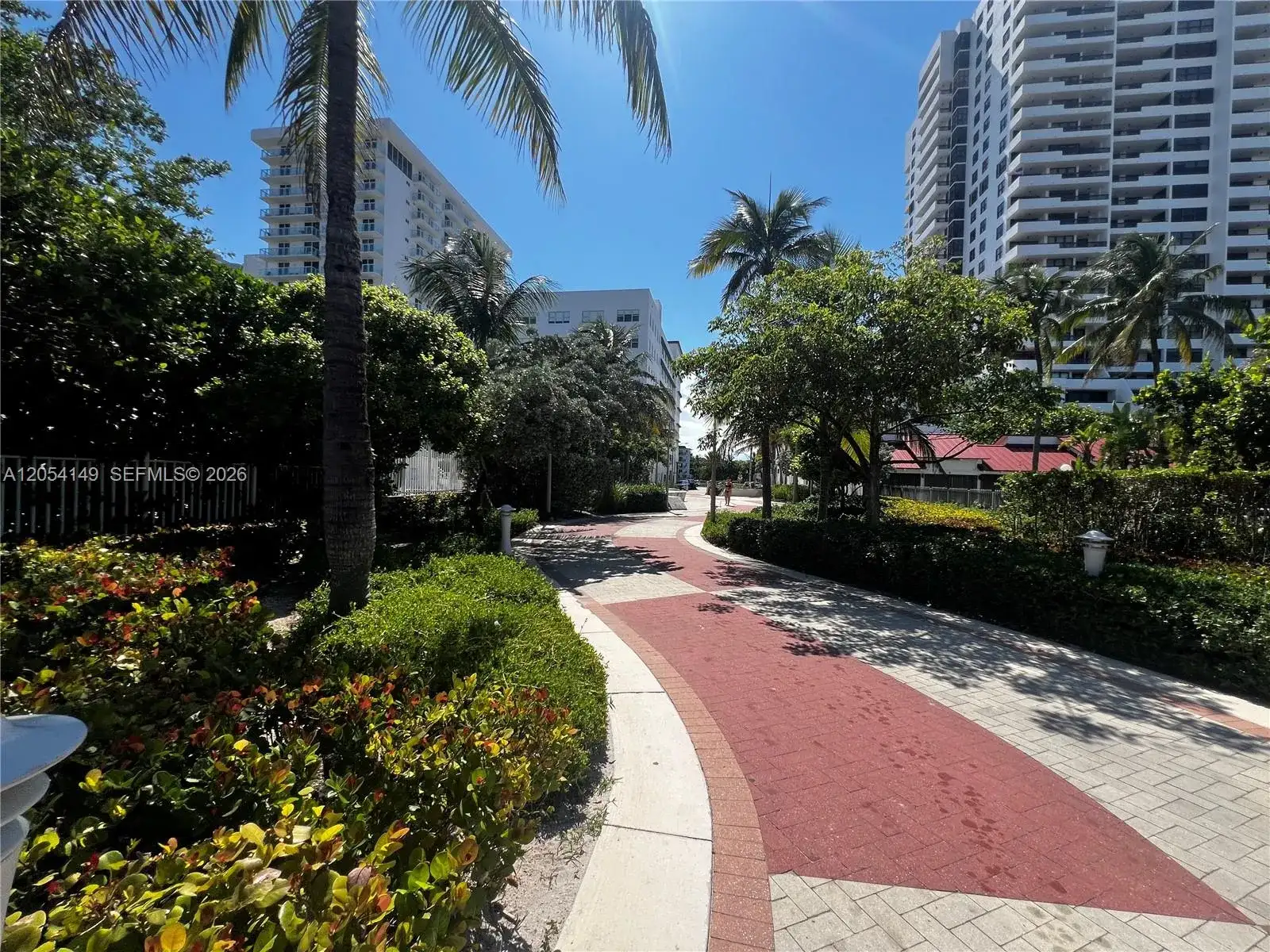 2457 Collins Ave # 402, Miami Beach FL 33140 photo 2