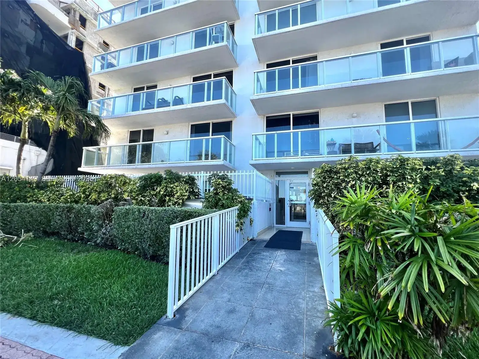 2457 Collins Ave # 402, Miami Beach FL 33140 photo 4