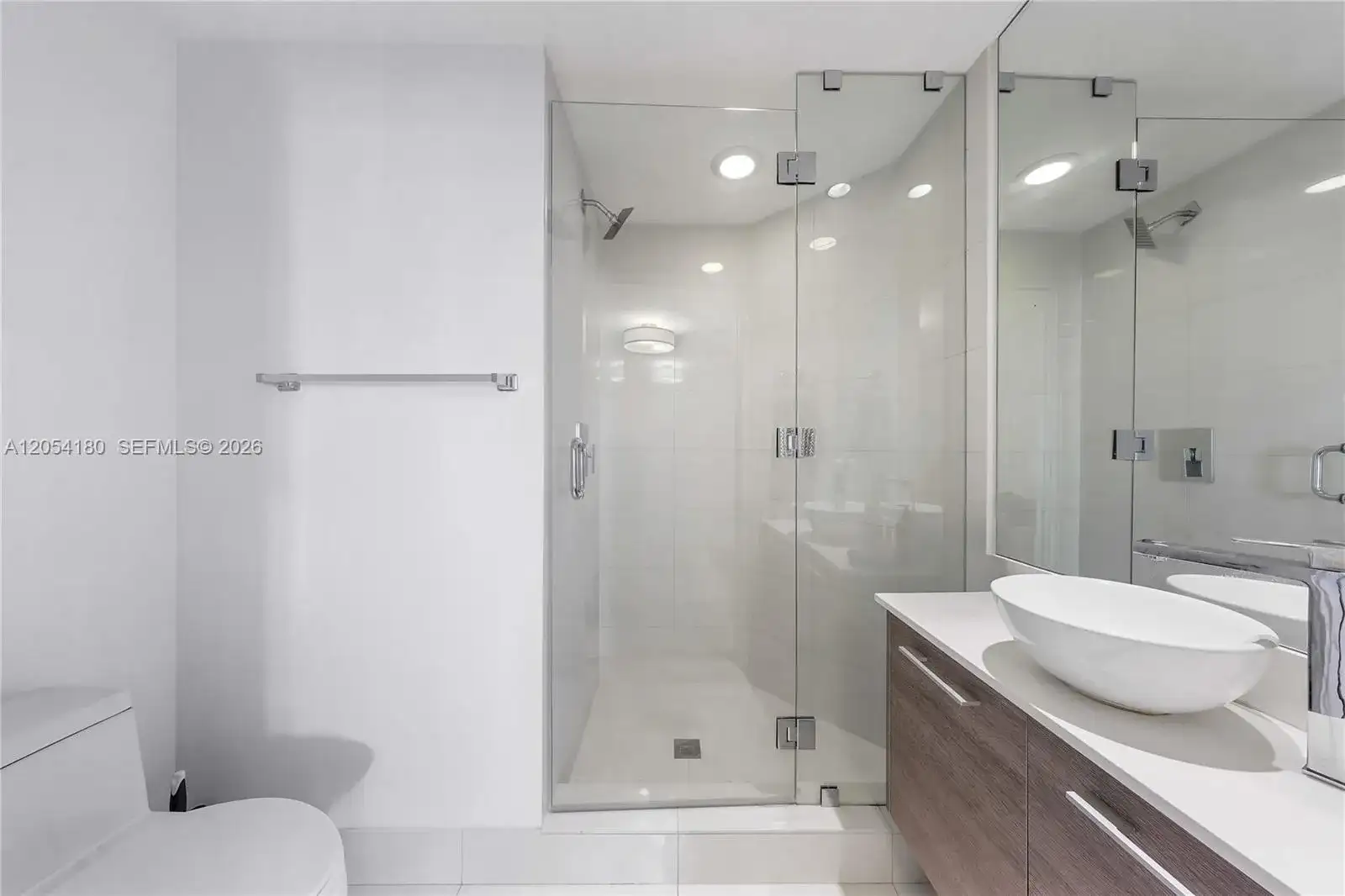 650 NE 32nd St # 1507, Miami FL 33137 photo 4