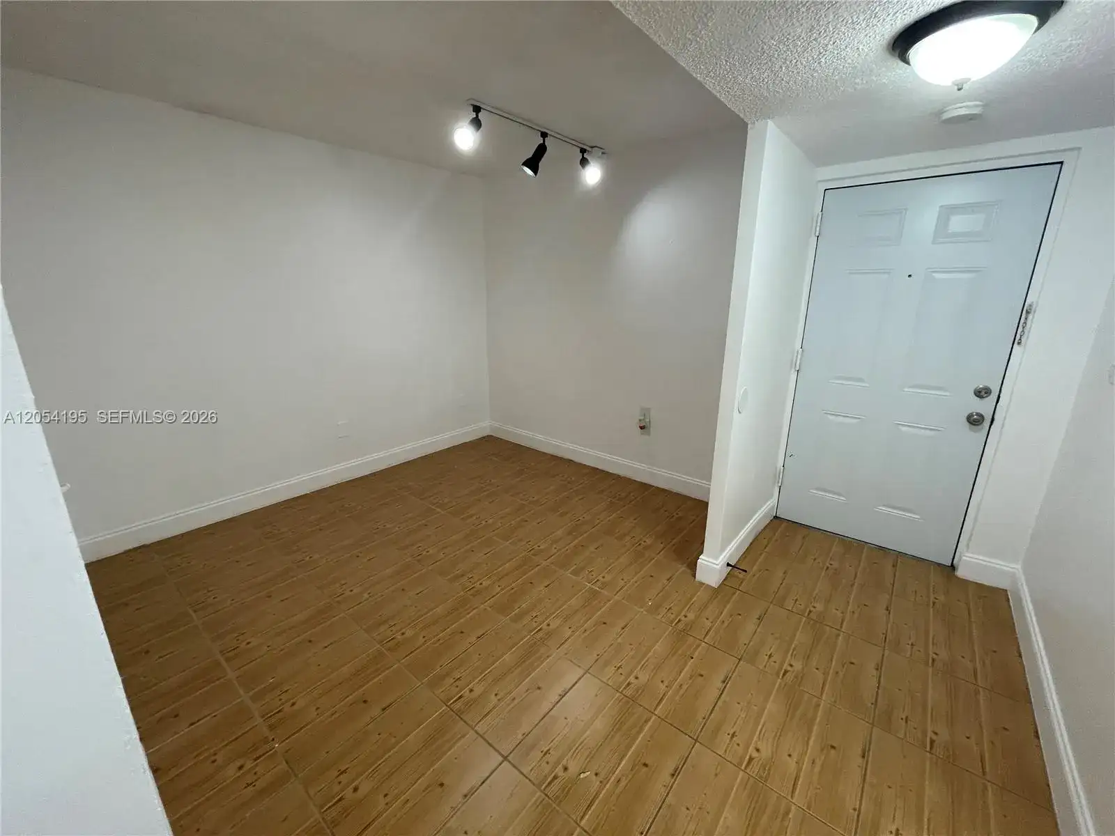 16220 NW 2nd Ave # 312, Miami FL 33169 photo 4