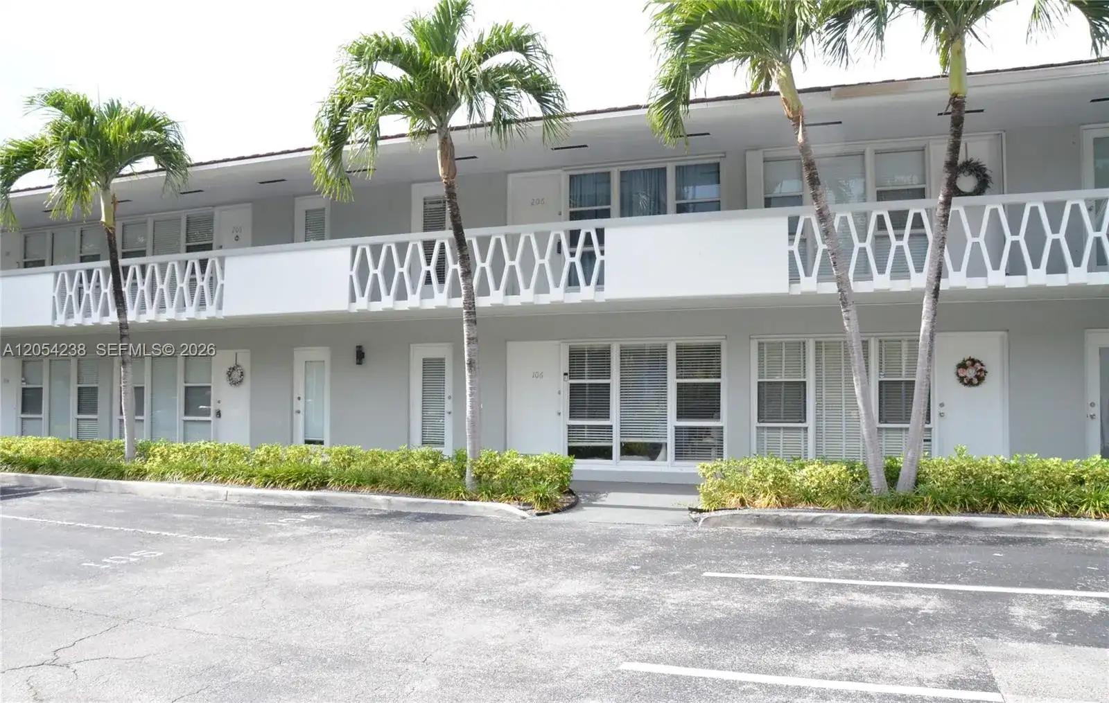 35 Edgewater Dr # 104, Coral Gables FL 33133 photo 3