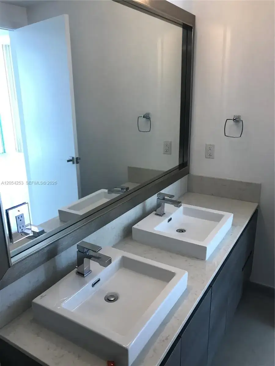 1080 Brickell Ave # 1607, Miami FL 33131 photo 5