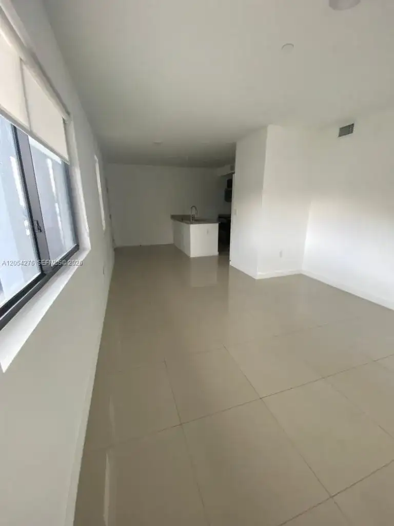 423 E 27th St # 201, Hialeah FL 33013 photo 4