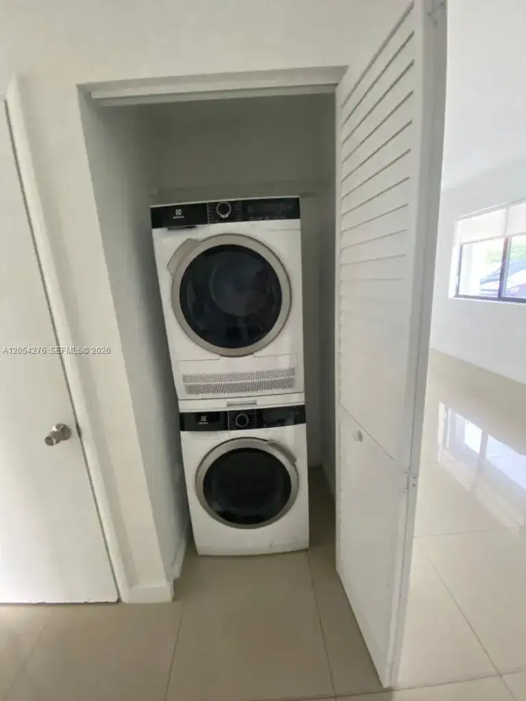423 E 27th St # 201, Hialeah FL 33013 photo 5