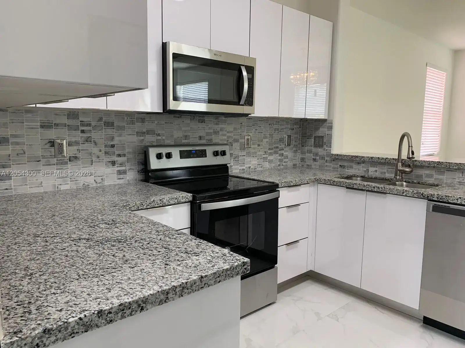 14020 SW 152nd Ter, Miami FL 33177 photo 4