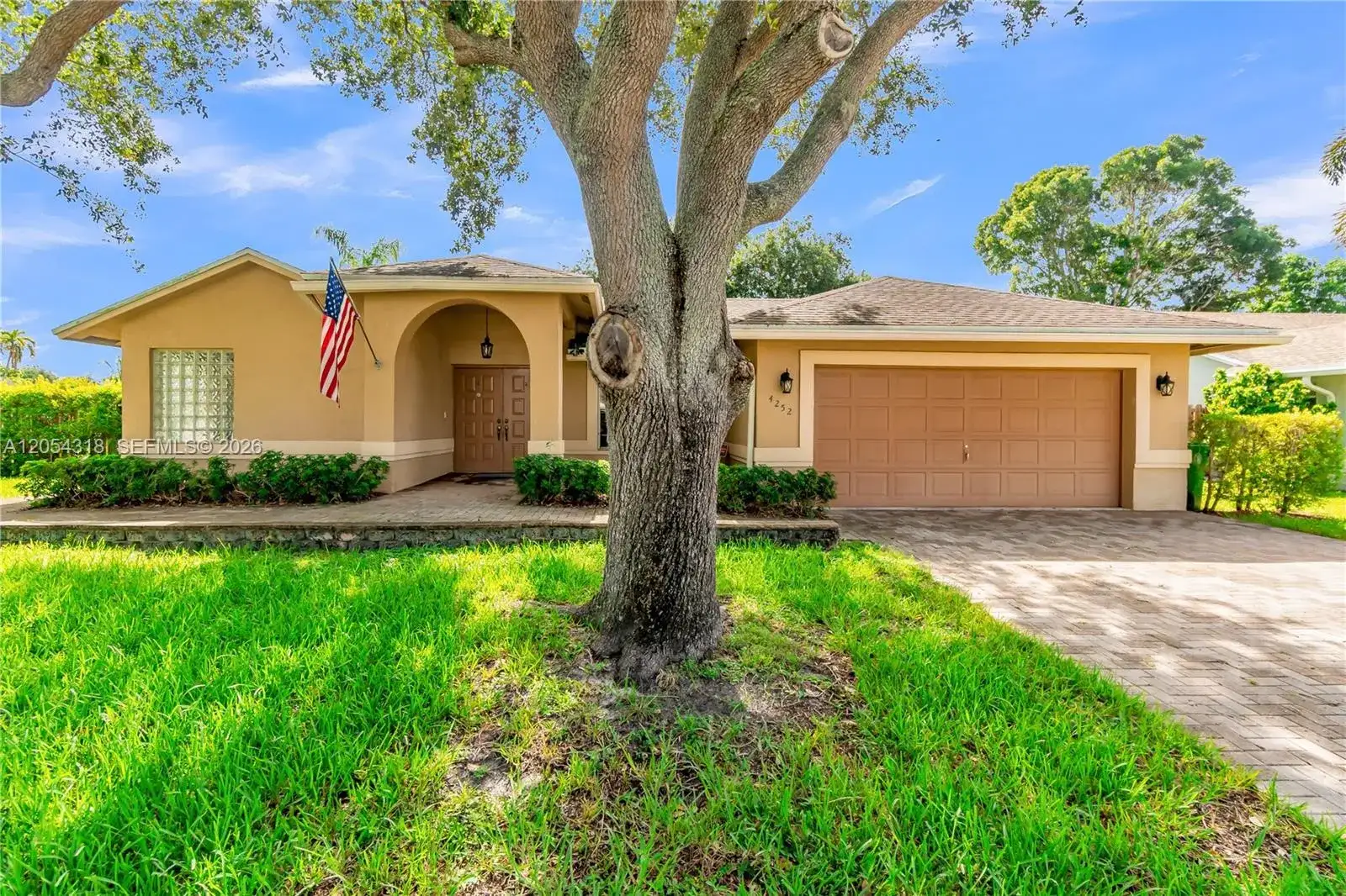 4252 SW 78th Dr, Davie FL 33328 photo 4