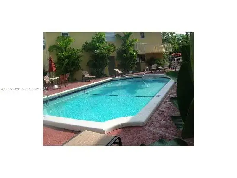 4061 N Dixie Hwy # 31, Oakland Park FL 33334 photo 2