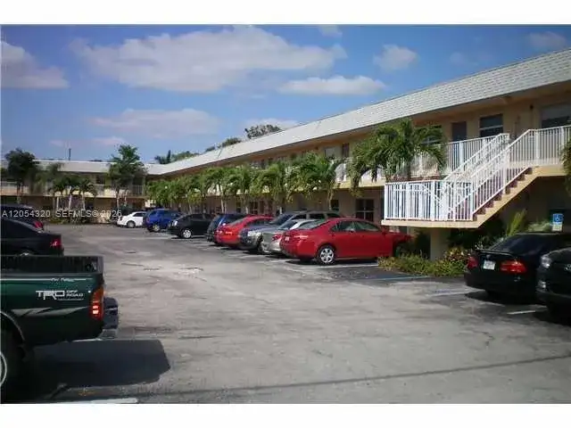 4061 N Dixie Hwy # 31, Oakland Park FL 33334 photo 4