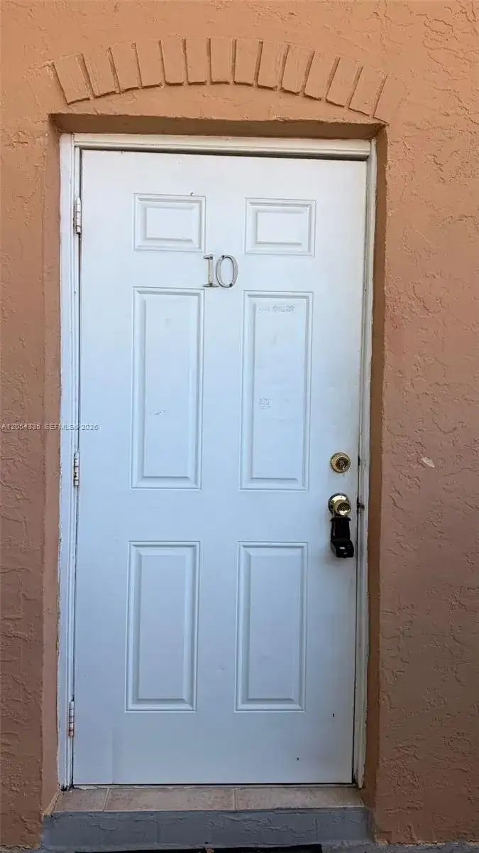 978 SW 10th Dr # 10, Pompano Beach FL 33060 photo 2