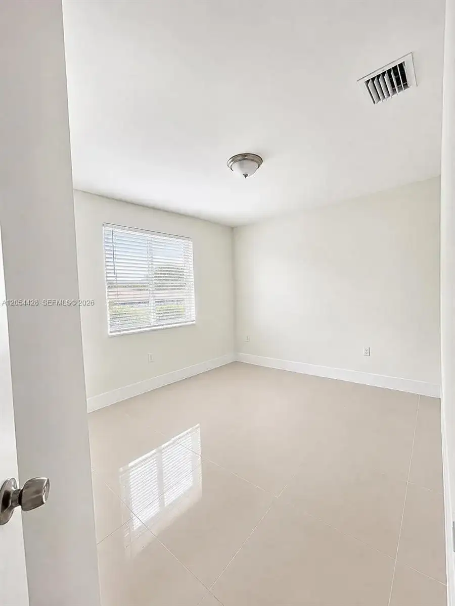 4491 NW 23rd Ave, Miami FL 33142 photo 5